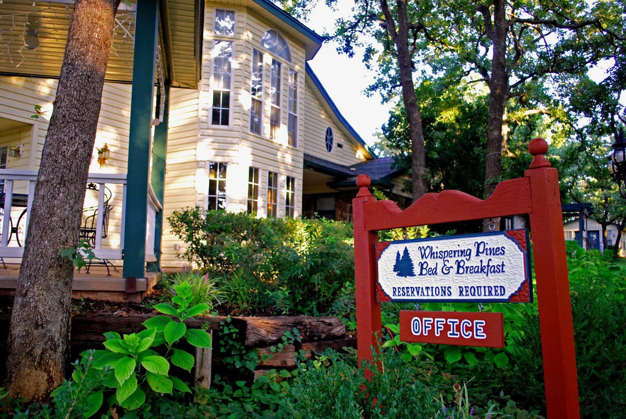 The Whispering Pines Inn Норман Екстер'єр фото